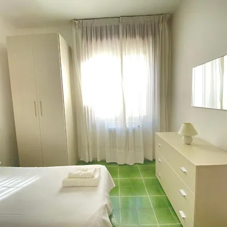 Lungomare Bella Vista Apartamento *